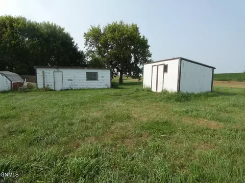 Exterior - 32 Mckenzie St, Sterling, ND 58572 photo 26 of 32