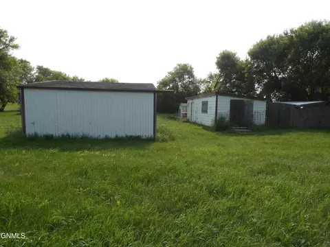 Exterior - 32 Mckenzie St, Sterling, ND 58572 photo 20 of 32