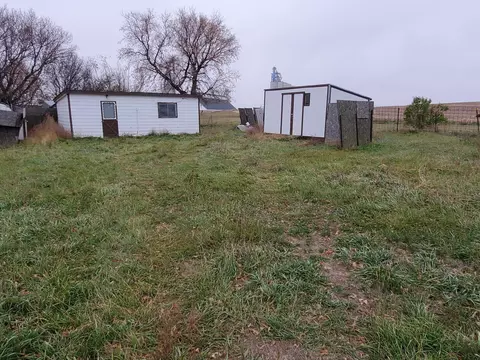 Exterior - 32 Mckenzie St, Sterling, ND 58572 photo 6 of 32