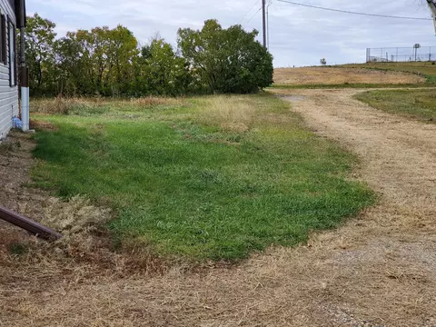 Exterior - 32 Mckenzie St, Sterling, ND 58572 photo 9 of 32