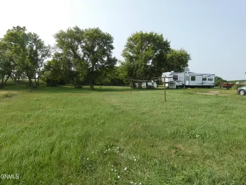 Exterior - 32 Mckenzie St, Sterling, ND 58572 photo 32 of 32