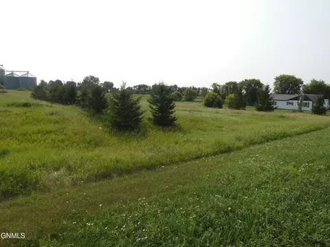 Exterior - 32 Mckenzie St, Sterling, ND 58572 photo 18 of 32