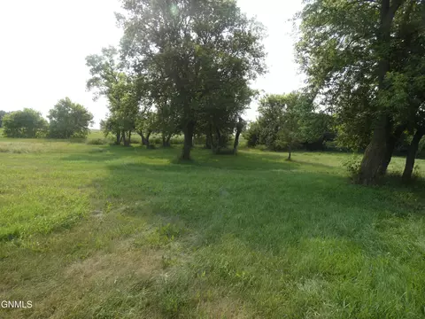 Exterior - 32 Mckenzie St, Sterling, ND 58572 photo 30 of 32