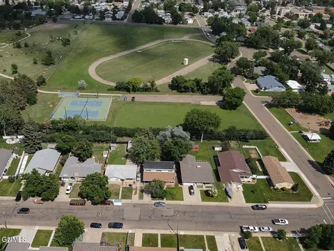 View/Area - 644 8th Ave W, Dickinson, ND 58601 photo 2 of 2