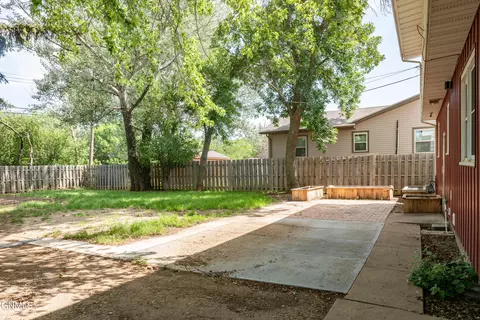 Exterior - 644 8th Ave W, Dickinson, ND 58601 photo 3 of 7