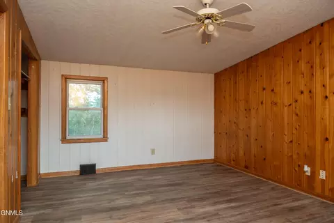 Bedroom - 644 8th Ave W, Dickinson, ND 58601 photo 1 of 6