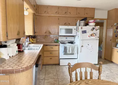 Kitchen - 619 9th St, Bismarck, ND 58501 photo 1 of 6