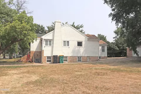 Exterior - 619 9th St, Bismarck, ND 58501 photo 6 of 6