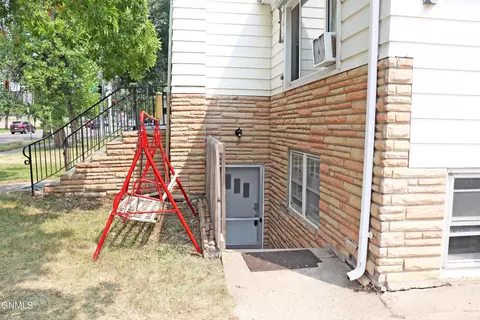 Exterior - 619 9th St, Bismarck, ND 58501 photo 5 of 6