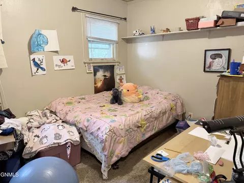 Bedroom - 619 9th St, Bismarck, ND 58501 photo 6 of 10