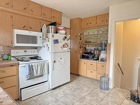 Kitchen - 619 9th St, Bismarck, ND 58501 photo 2 of 6