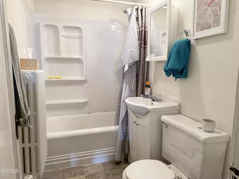 Bath - 619 9th St, Bismarck, ND 58501 photo 3 of 3