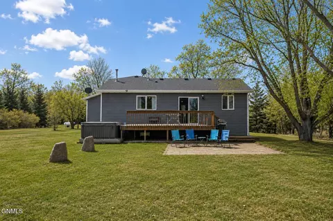Exterior - 5800 Lariat Loop, Bismarck, ND 58503 photo 1 of 4