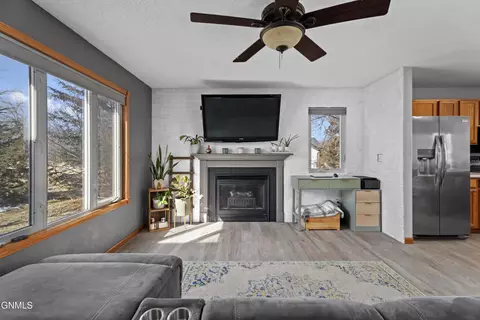 Living - 5800 Lariat Loop, Bismarck, ND 58503 photo 1 of 3