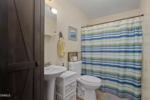 Bath - 5800 Lariat Loop, Bismarck, ND 58503 photo 2 of 2