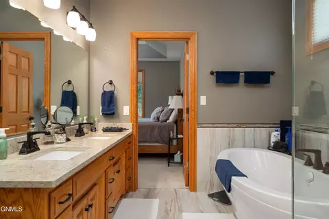 Bath - 1309 Eagle Crest Loop, Bismarck, ND 58503 photo 3 of 5