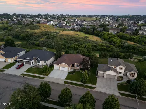 View/Area - 1309 Eagle Crest Loop, Bismarck, ND 58503 photo 3 of 6