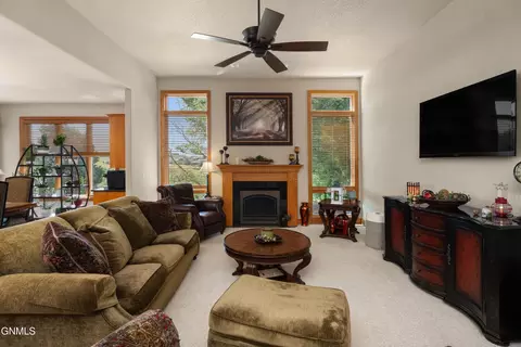 Living - 1309 Eagle Crest Loop, Bismarck, ND 58503 photo 2 of 2