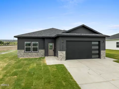 Exterior - 3201 27th Ave W, Williston, ND 58801 photo 2 of 4