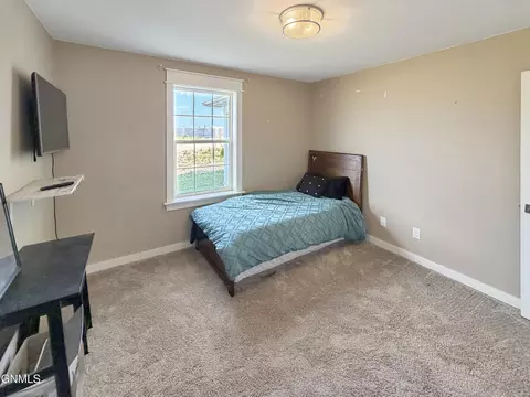 Bedroom - 13689 Hawthorn Loop NW, Williston, ND 58801 photo 3 of 6