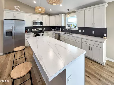 Kitchen - 13689 Hawthorn Loop NW, Williston, ND 58801 photo 2 of 2