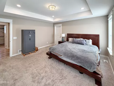 Bedroom - 13689 Hawthorn Loop NW, Williston, ND 58801 photo 2 of 6