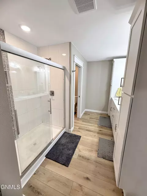 Bath - 13689 Hawthorn Loop NW, Williston, ND 58801 photo 1 of 4