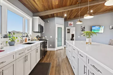 Kitchen - 14726 Lambert St, Williston, ND 58801 photo 5 of 6