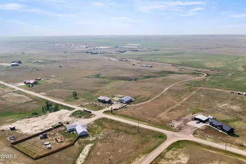 View/Area - 14726 Lambert St, Williston, ND 58801 photo 2 of 6