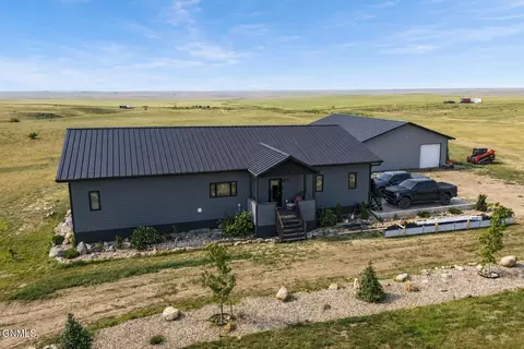 Exterior - 14726 Lambert St, Williston, ND 58801 photo 2 of 2