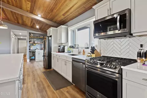 Kitchen - 14726 Lambert St, Williston, ND 58801 photo 3 of 6