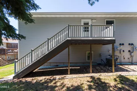 Exterior - 2003 Broadview Ln, Bismarck, ND 58503 photo 2 of 3
