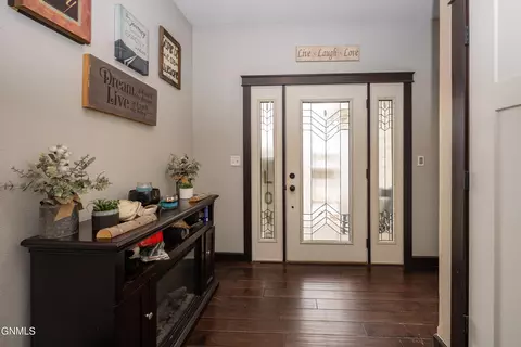 Entry Way - 1925 Canyon Dr, Dickinson, ND 58601 photo 2 of 3