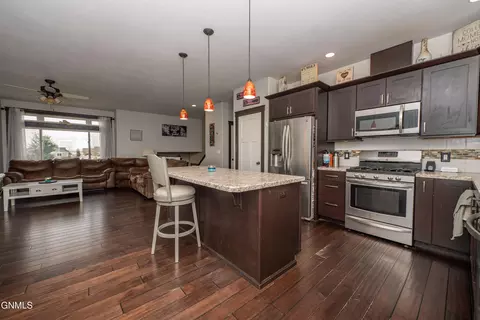 Kitchen - 1925 Canyon Dr, Dickinson, ND 58601 photo 7 of 10