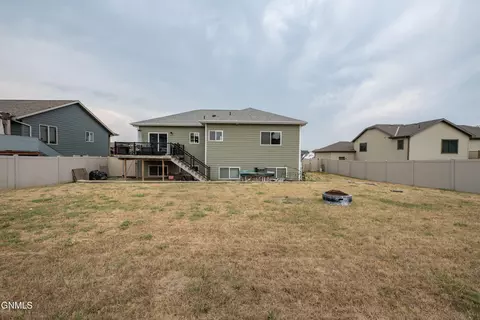 Exterior - 1925 Canyon Dr, Dickinson, ND 58601 photo 8 of 14