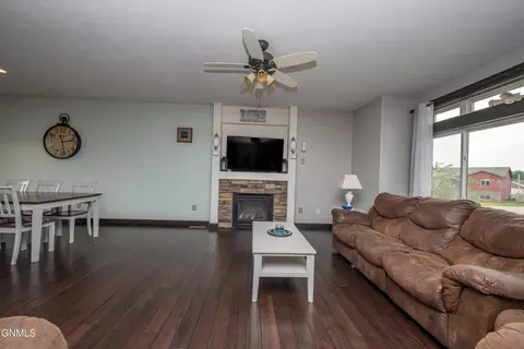 Living - 1925 Canyon Dr, Dickinson, ND 58601 photo 2 of 2