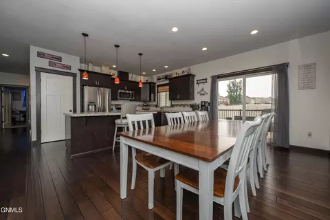 Dining - 1925 Canyon Dr, Dickinson, ND 58601 photo 3 of 3