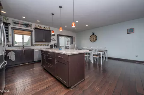 Kitchen - 1925 Canyon Dr, Dickinson, ND 58601 photo 2 of 10