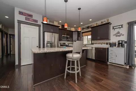 Kitchen - 1925 Canyon Dr, Dickinson, ND 58601 photo 4 of 10