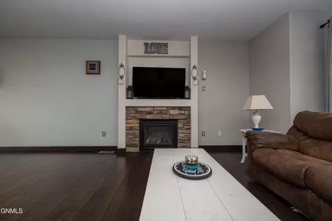 Living - 1925 Canyon Dr, Dickinson, ND 58601 photo 1 of 2