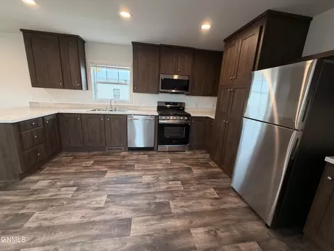 Kitchen - 228 D St, Dickinson, ND 58601 photo 3 of 6