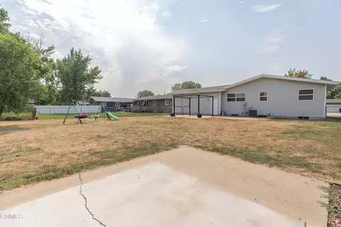Exterior - 856 Cherry Ave, Dickinson, ND 58601 photo 3 of 6