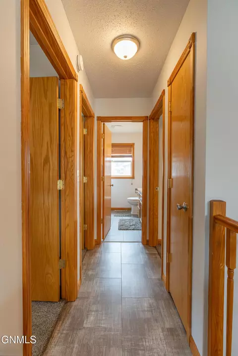 Entry Way - 856 Cherry Ave, Dickinson, ND 58601 photo 2 of 4