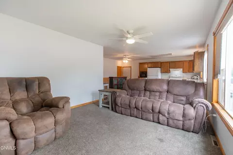 Living - 856 Cherry Ave, Dickinson, ND 58601 photo 3 of 3