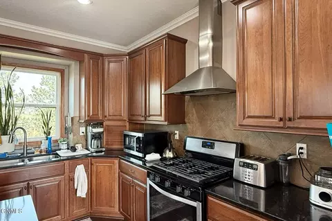 Kitchen - 4874 Us 85, Williston, ND 58801 photo 6 of 11