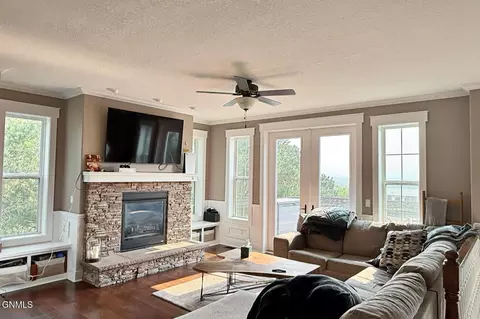 Living - 4874 Us 85, Williston, ND 58801 photo 1 of 2