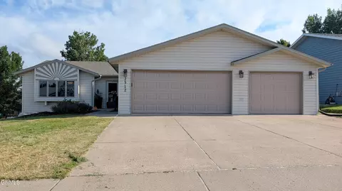 2512 Coolidge Ave, Bismarck, ND 58501