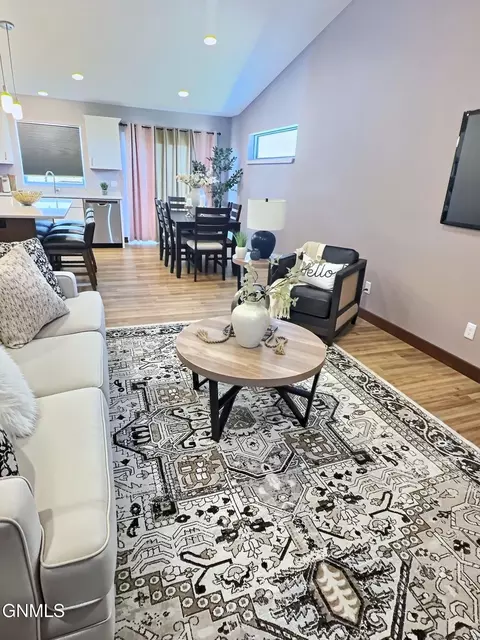Living - 512 Apple Ridge Rd, Menoken, ND 58558 photo 2 of 6