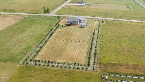 View/Area - 512 Apple Ridge Rd, Menoken, ND 58558 photo 1 of 7