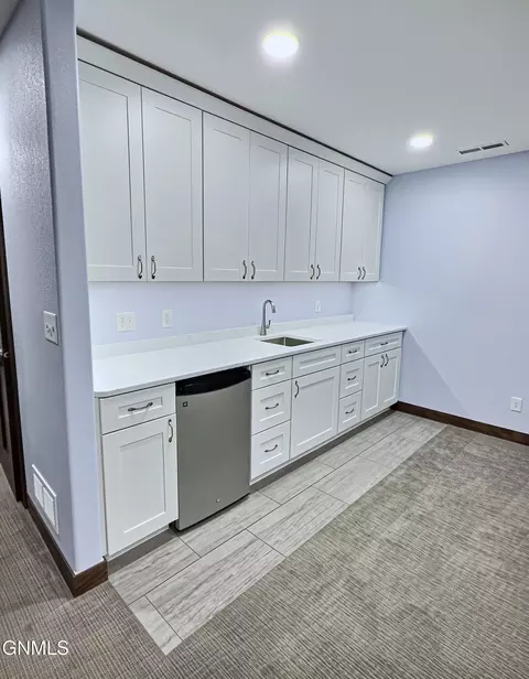 Kitchen - 512 Apple Ridge Rd, Menoken, ND 58558 photo 2 of 6